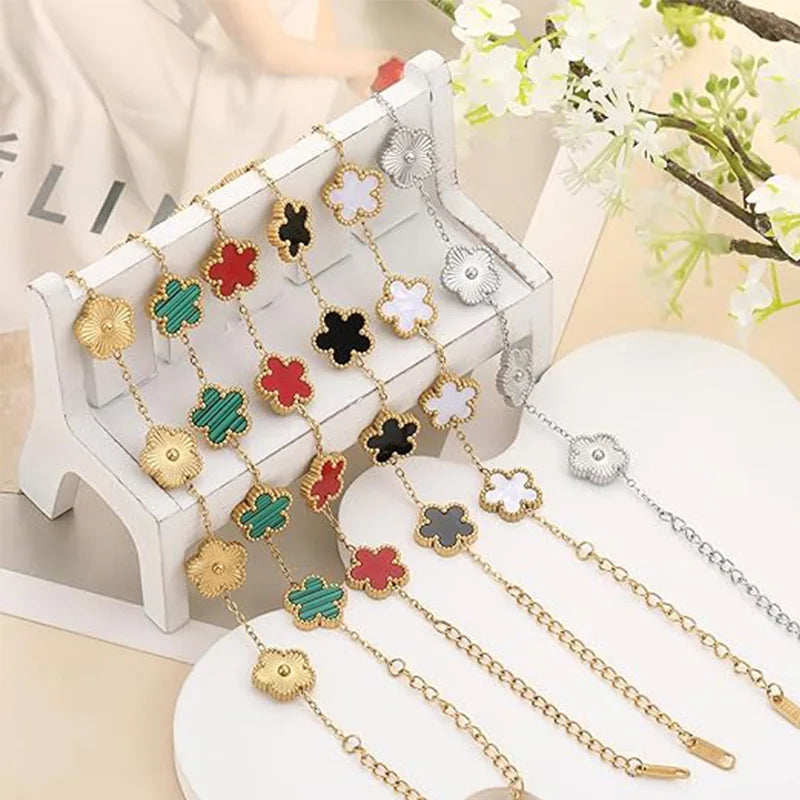 Lucky Clover Double-Sided Flower Bracelet – Elegance with a Touch of Fortune