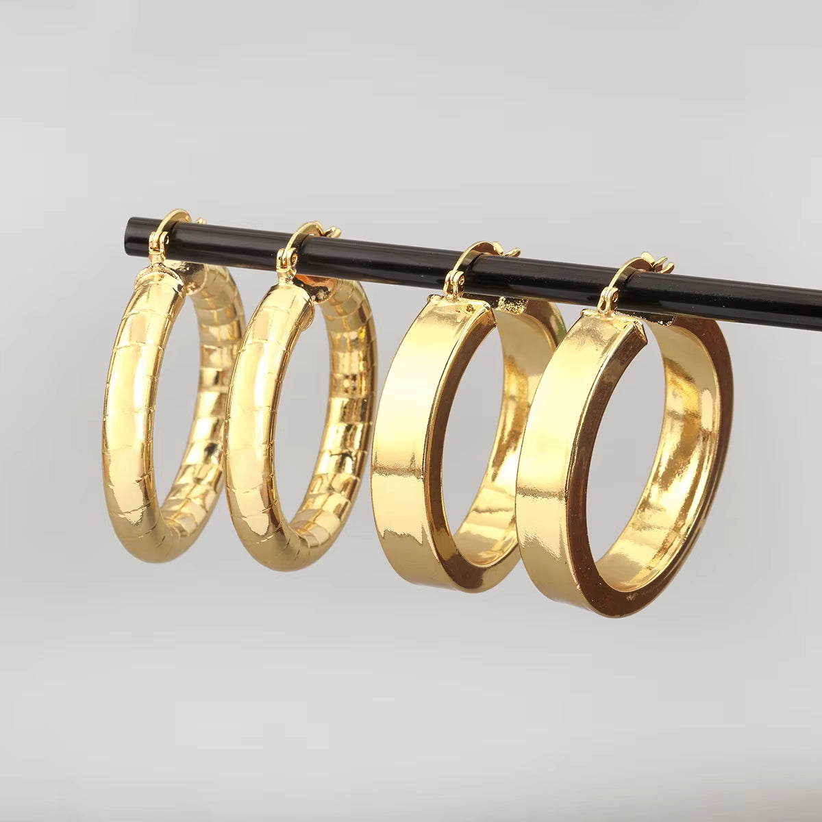 AuraHoop™ Bold Copper Circle Earrings – Four Styles of Effortless Elegance