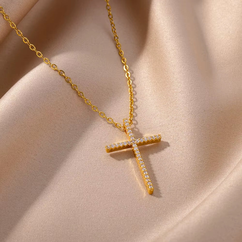 Vintage Cross Zircon Necklace – Faith Meets Timeless Elegance