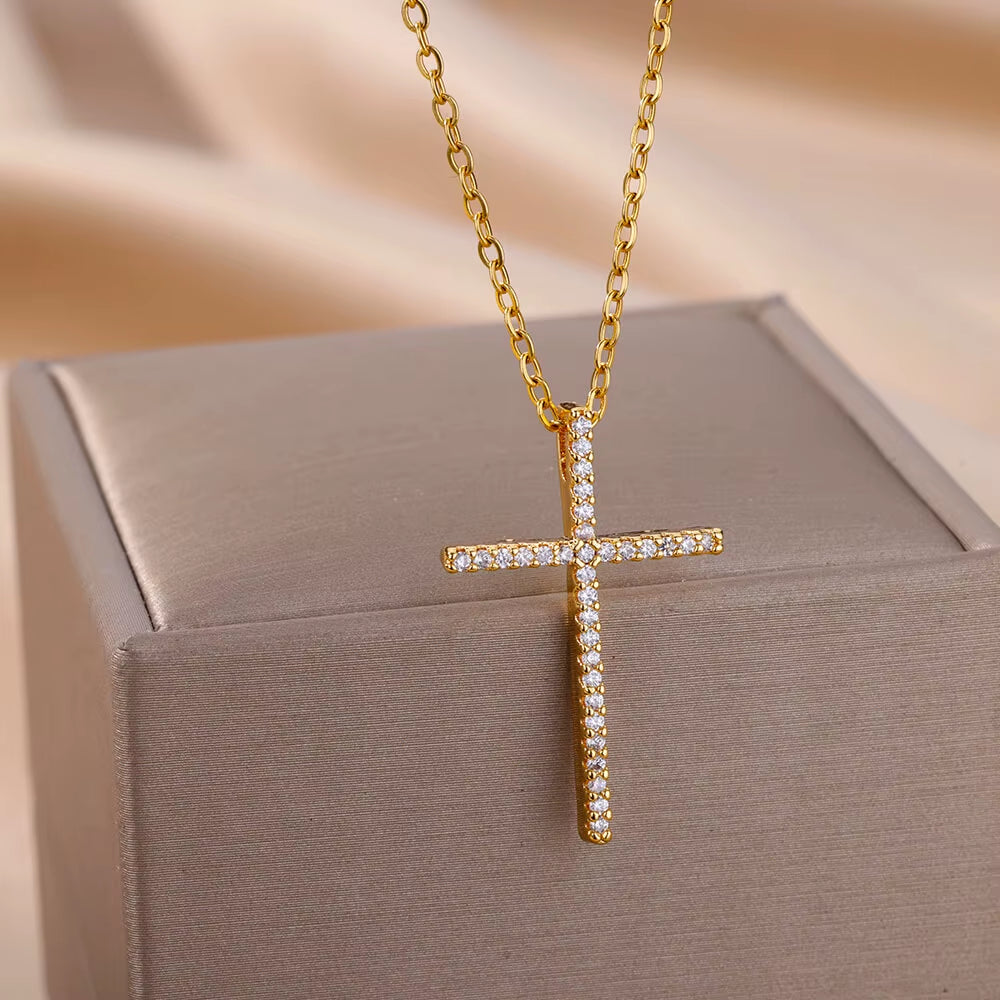 Vintage Cross Zircon Necklace – Faith Meets Timeless Elegance