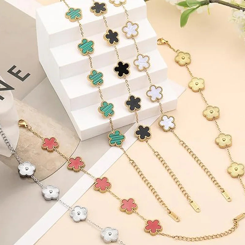 Lucky Clover Double-Sided Flower Bracelet – Elegance with a Touch of Fortune